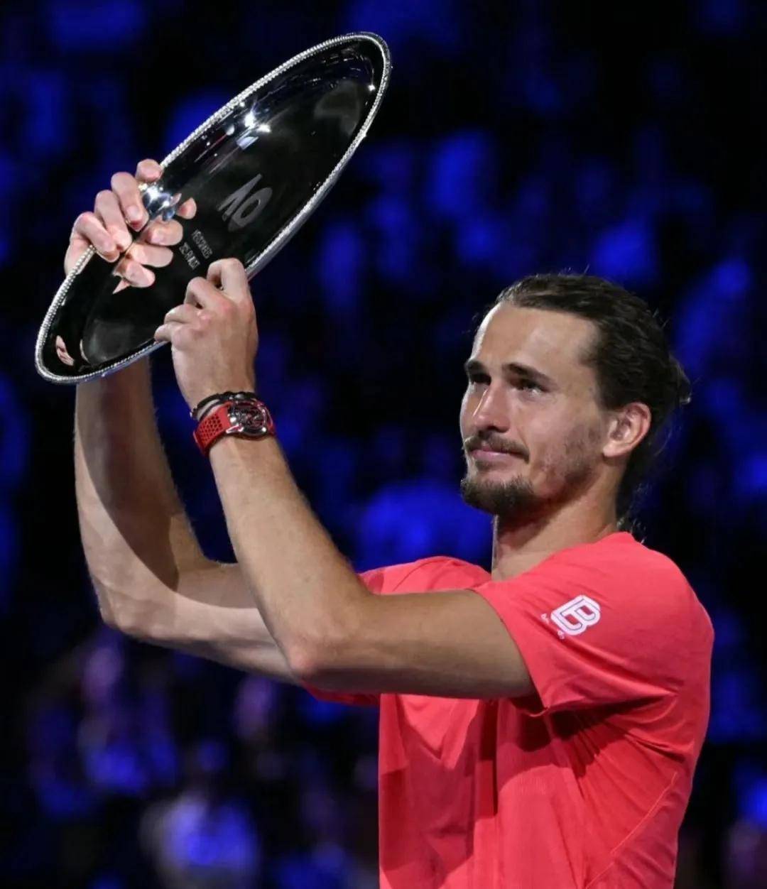 关于德国网球队力克澳大利亚网球队，兹维列夫爆发神勇的信息