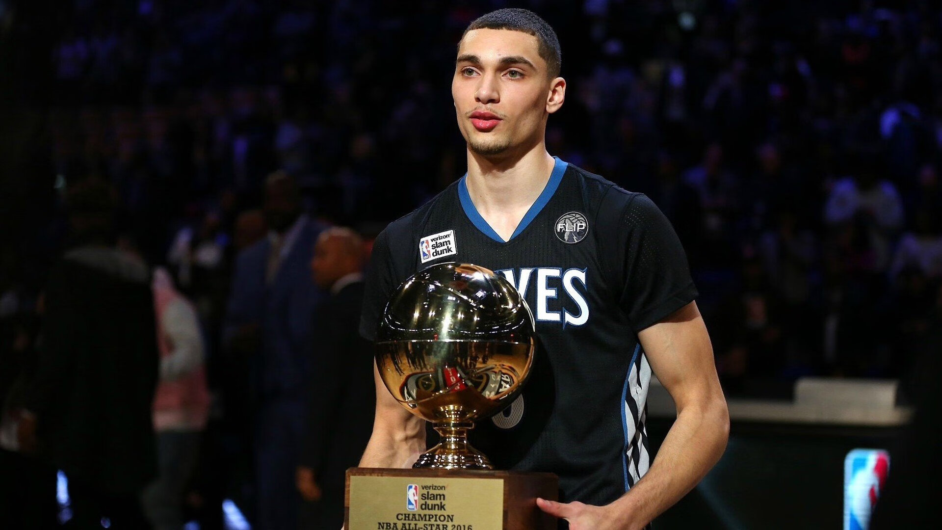 开云体育APP下载-莫兰特关键三分锁定胜局，76人团队协作斩落东部劲旅骑士